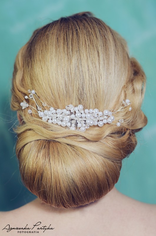 Stroik ślubny z perełkami do włosów